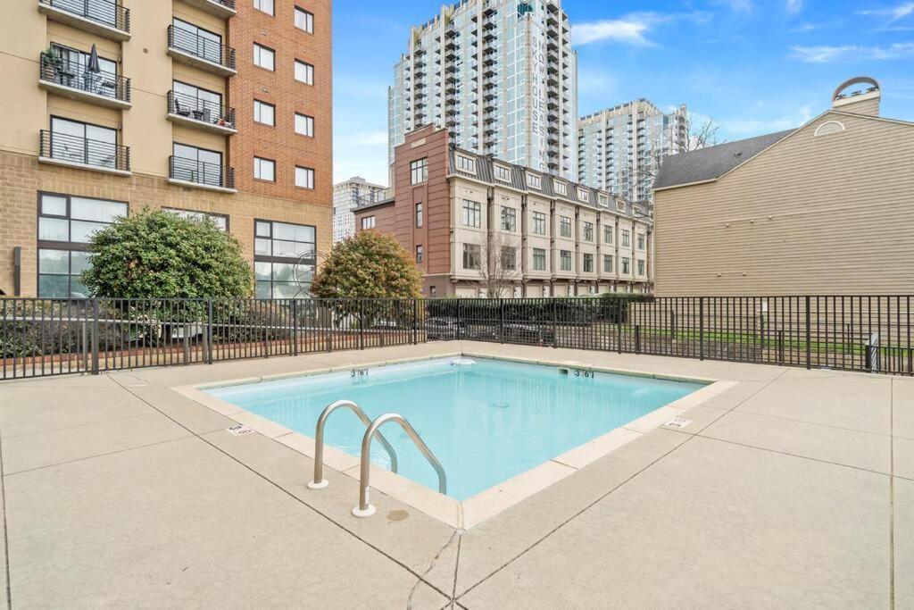 Cozy Condo @ Charlotte Nc! W/Pool- Walk To Uptown מראה חיצוני תמונה