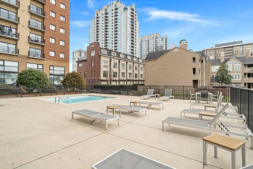 Cozy Condo @ Charlotte Nc! W/Pool- Walk To Uptown מראה חיצוני תמונה